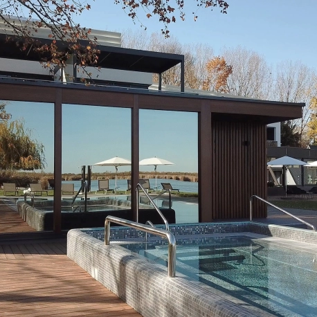 Venkovní wellness saunové domky pro pohodlí hostů