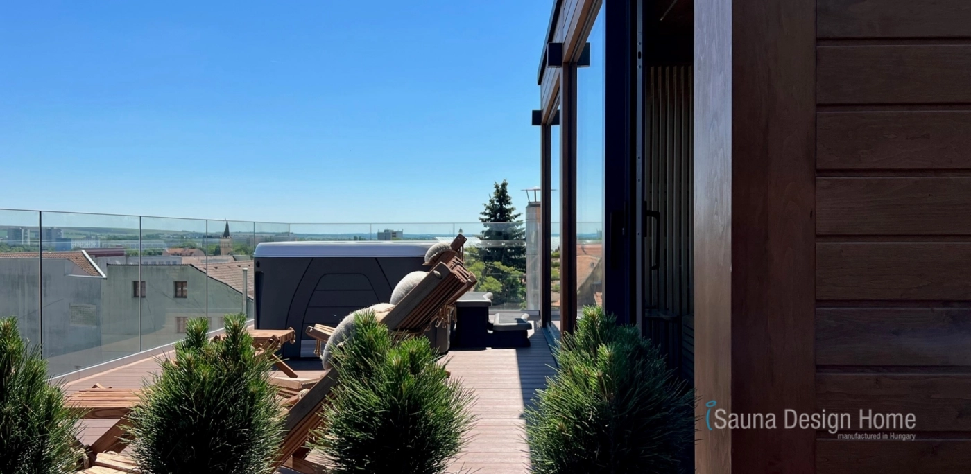 Wellness terasa se saunovým domem